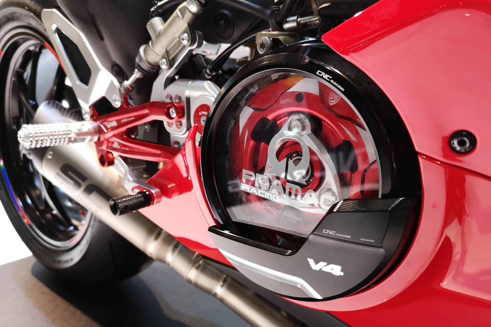 Couvercle d'embrayage transparent Pramac Racing Édition Limitée CNC Racing Ducati Panigale V4/S (2025) CA210PR